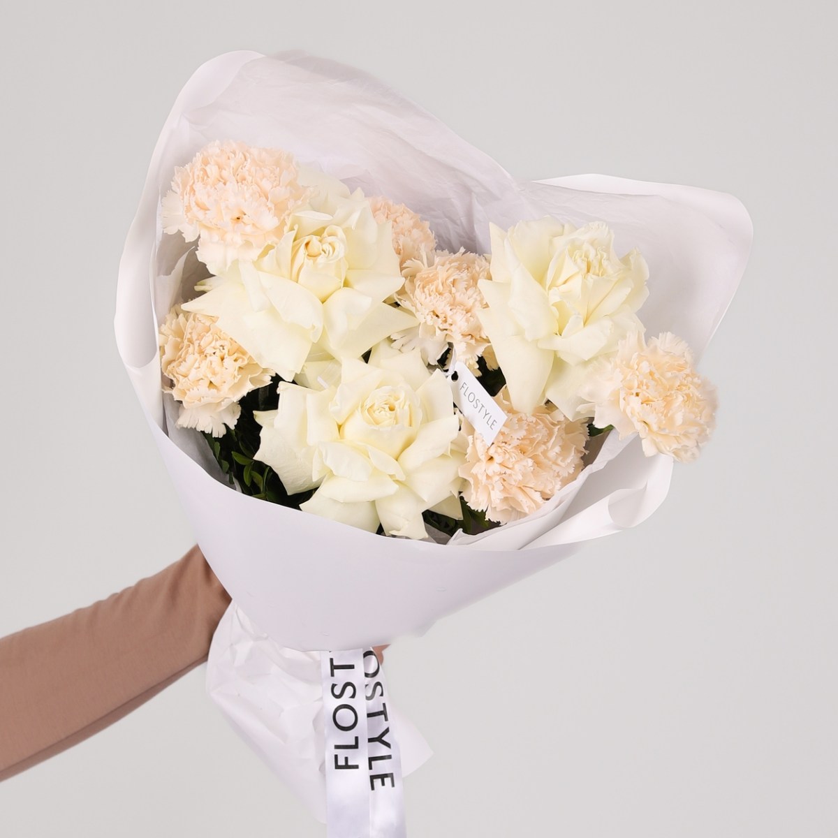 buket francuzskie rozy i diantusy 6